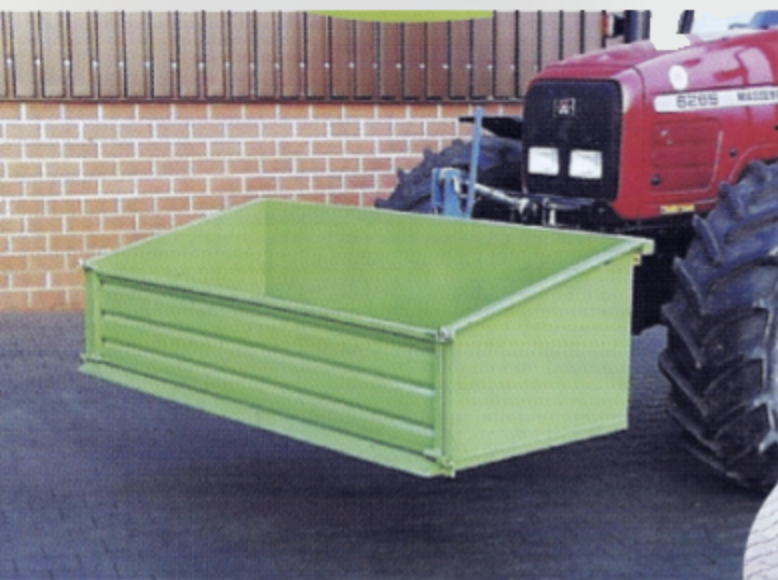 Přepravní lžíce pro traktor.
